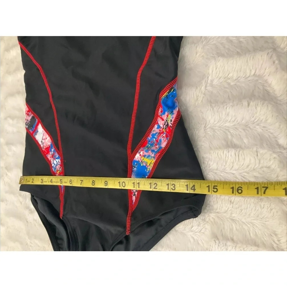 Attracosports‎ Women’s Sport Swimsuit Size Small UPF50
